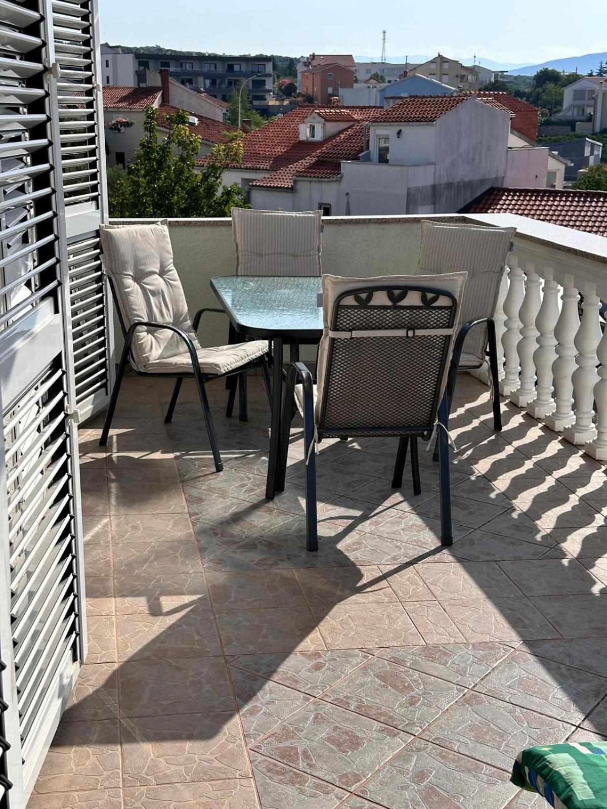 Apartmani Djurda Krk Town Exteriör bild